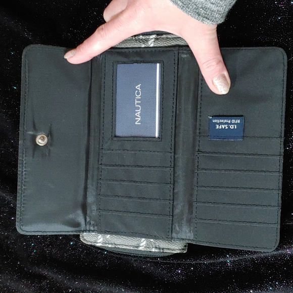 Nautica 🆕 Ocean Organizer W/RFID Block Protection Wallet - Picture 9 of 12